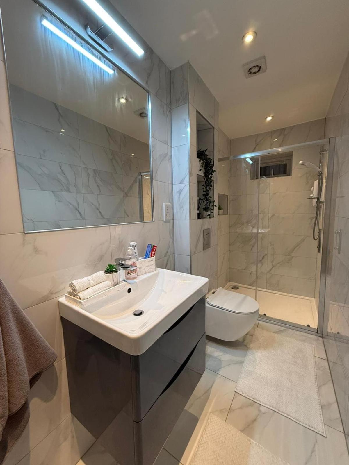 Appartamento Luxury Cozy Modern Flat Londra